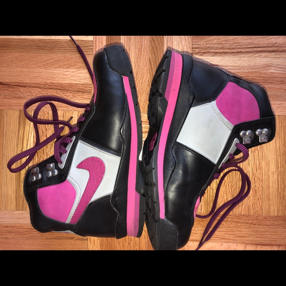 Nike air high top sneakers exclusive pink & black